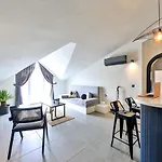 Nodus Tollens Apartment *