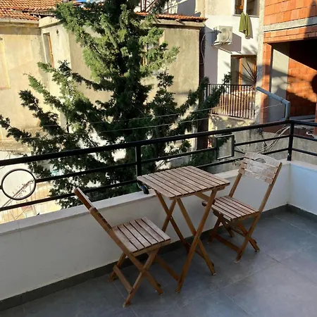 Nodus Tollens Apartment