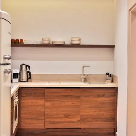 Nodus Tollens Apartment *