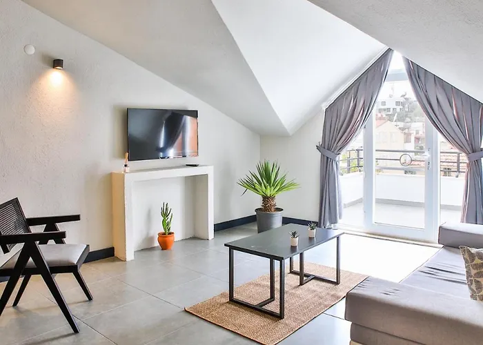 Nodus Tollens Apartment *