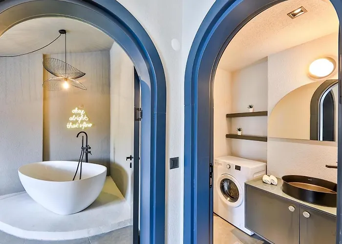 Nodus Tollens Apartment