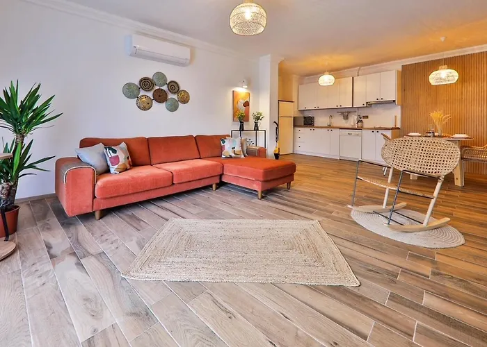 Nodus Tollens Apartment