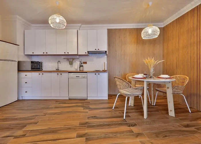 Nodus Tollens Apartment