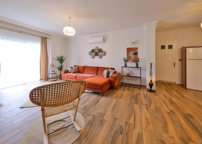 Nodus Tollens Apartment