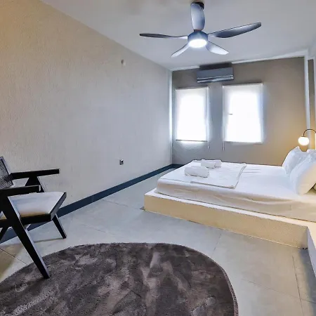 Nodus Tollens Apartment