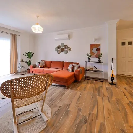 Nodus Tollens Apartment